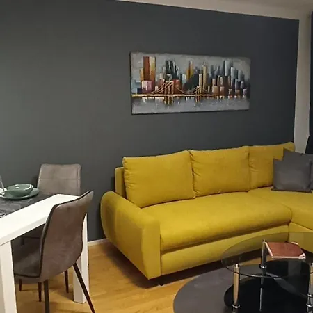 Gemuetliches Helles Apartment Mit Balkon Und Parkplatz Vor Der Tuer Im Zentrum Von Bayreuth Exterior foto