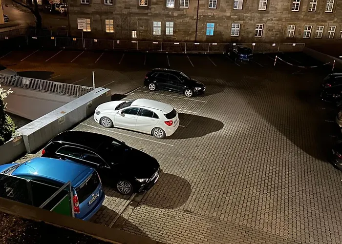 Gemuetliches Helles Apartment Mit Balkon Und Parkplatz Vor Der Tuer Im Zentrum Von Bayreuth
