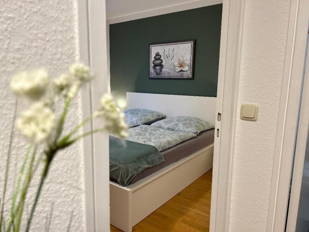 Gemuetliches Helles Mit Balkon Und Parkplatz Vor Der Tuer Im Zentrum Von